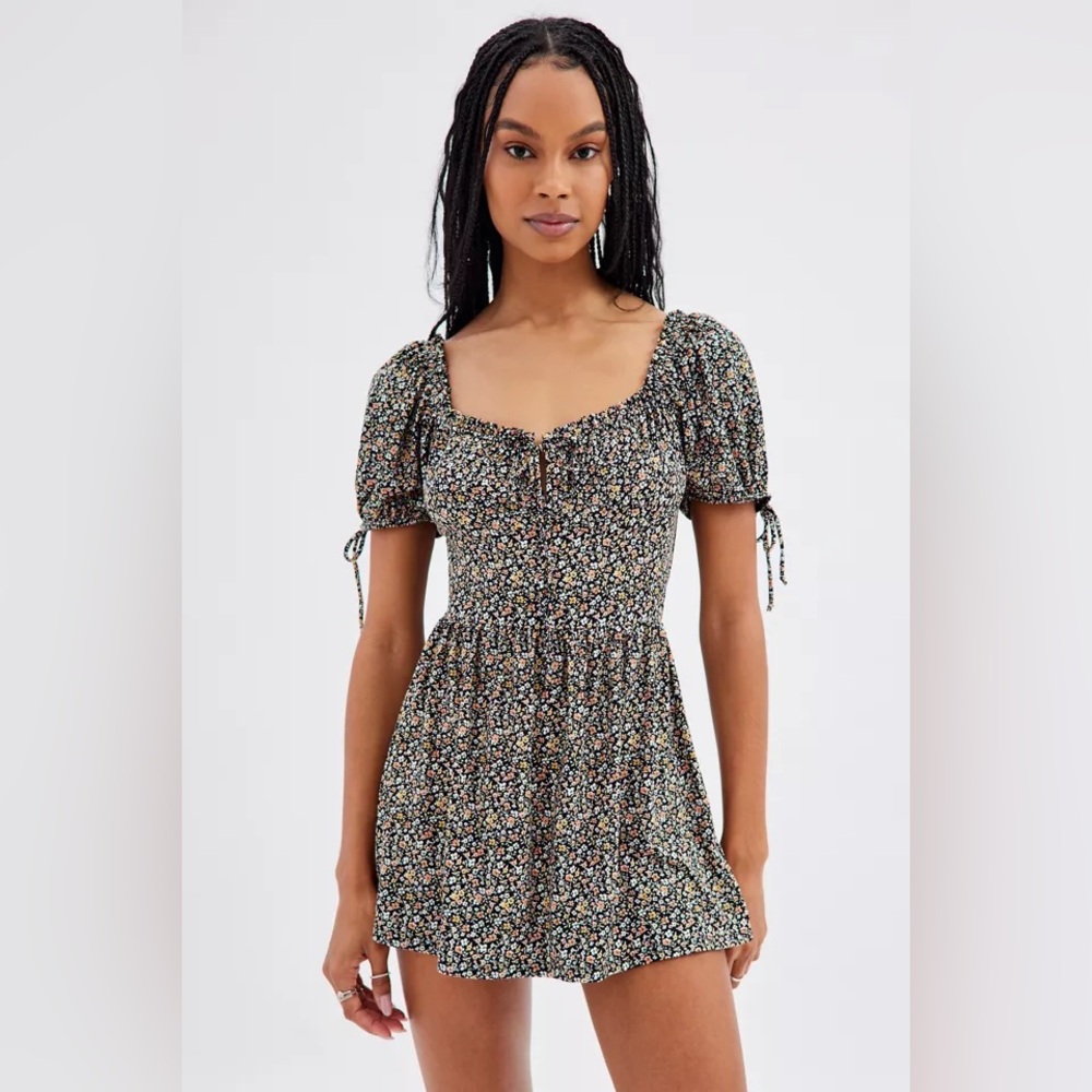 Urban Outfitters Jessa Floral Dress Romper Sz Medium